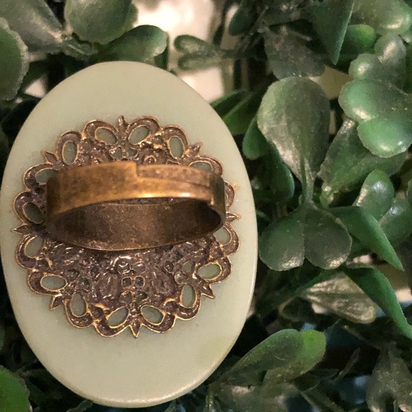 🦋🌳Victorian Lady Cameo Vintage Ring - Picture 3 of 3